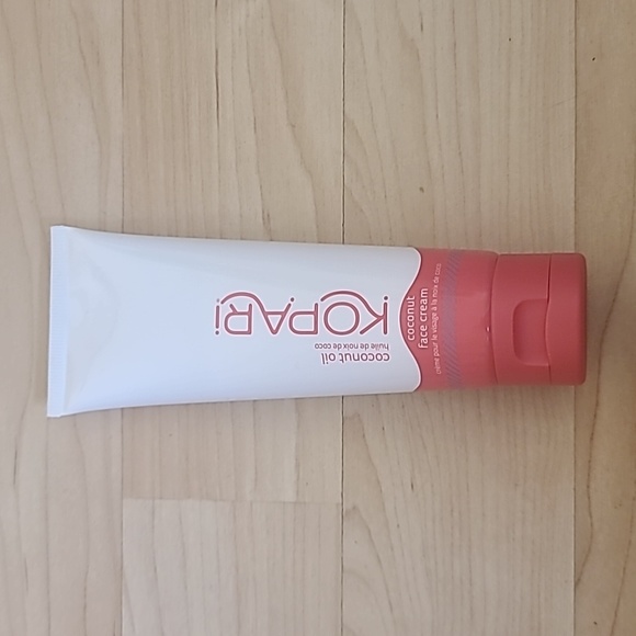 Kopari Coconut Face Cream - Lightweight Face Lotion and Daily Face Moisturizer - Picture 5 of 7